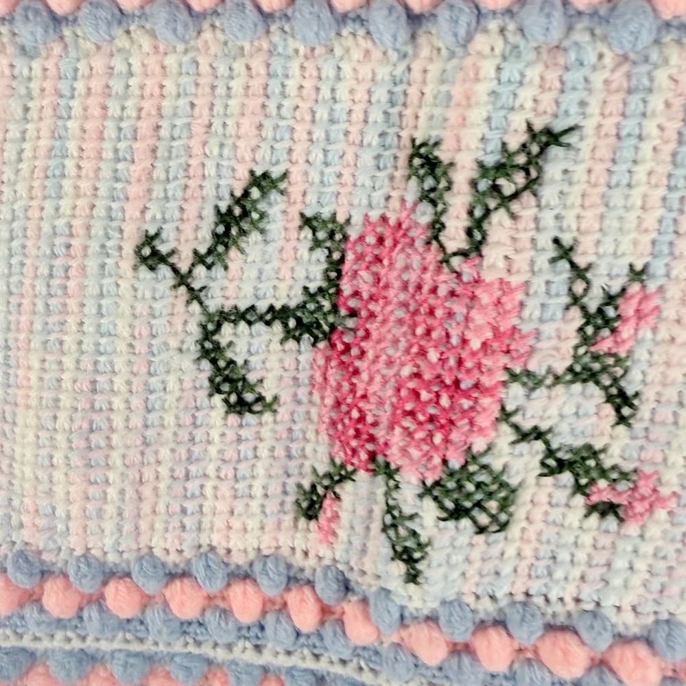 Vintage Handmade Crocheted Baby Blanket White Pink Blue Roses 32x28 Cottagecore - Picture 4 of 6